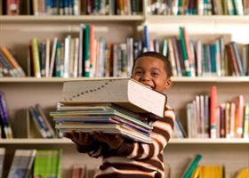 چگونه کودکان خود را به کتاب خواندن علاقمند کنیم؟