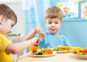 کودکان برای رشد به چه مواد مغذی نیاز دارند؟